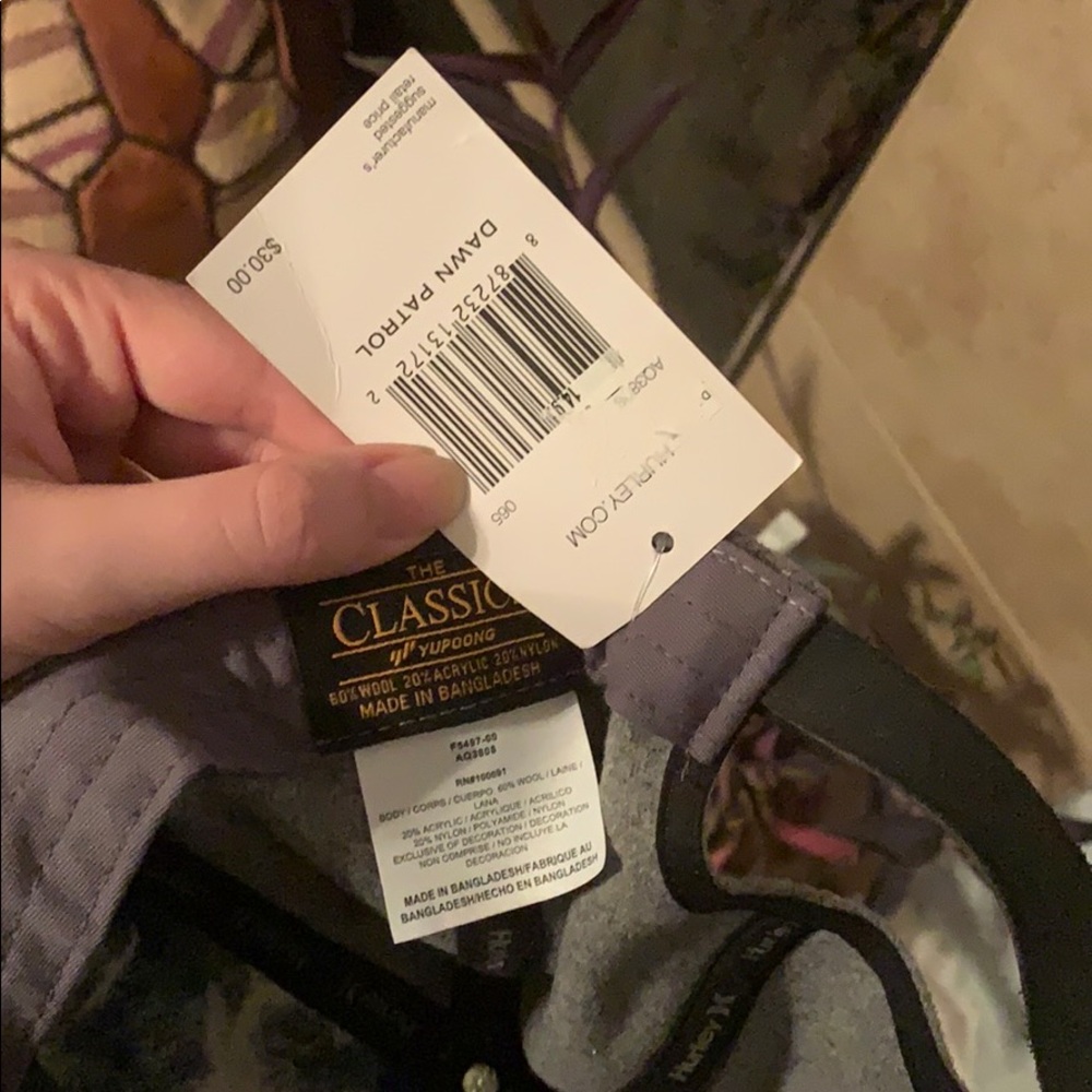 NWT Hurley Yupoong Cap - Picture 3 of 5